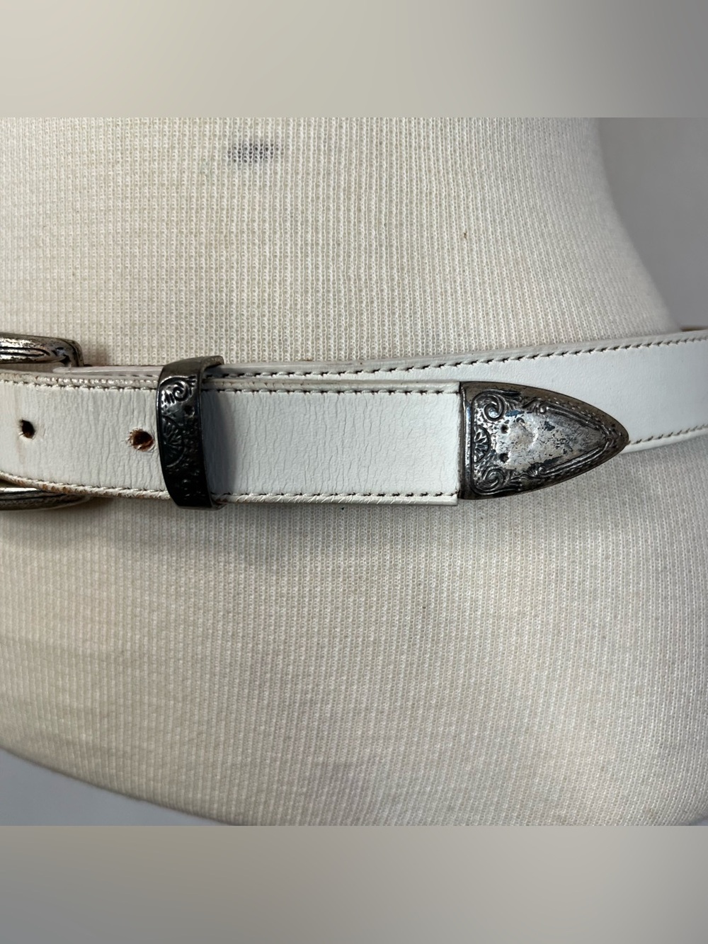 White Leather Western Style Belt with Antiqued Silver Buckle - Picture 4 of 15